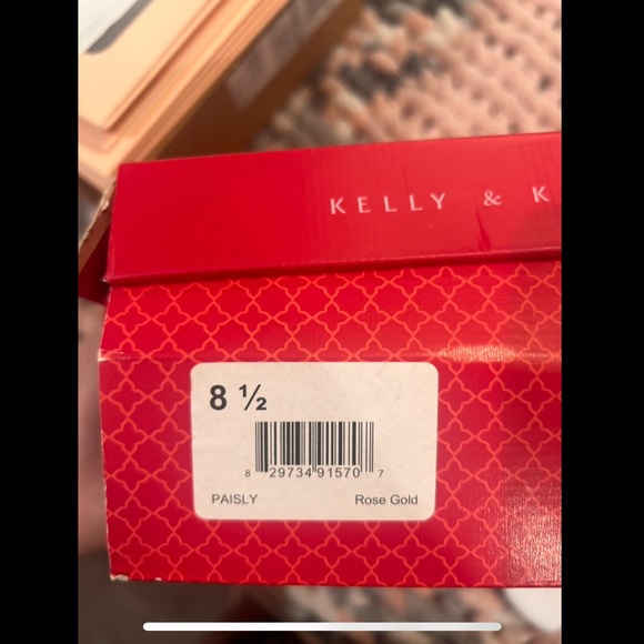 Size 8.5 Kelly and Katie white sandal memory foam stretch - Picture 3 of 7